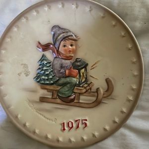 1975 Hummel Goebel "Ride Into Christmas" Plate